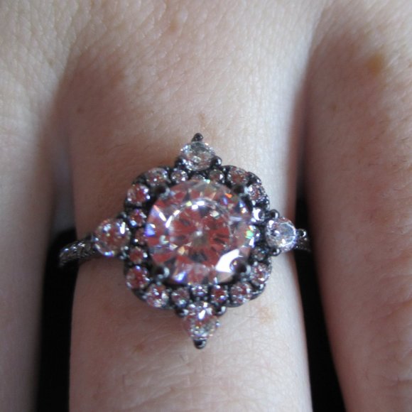 Beautiful Silver & Black Charmed Aroma Ring - Picture 1 of 5